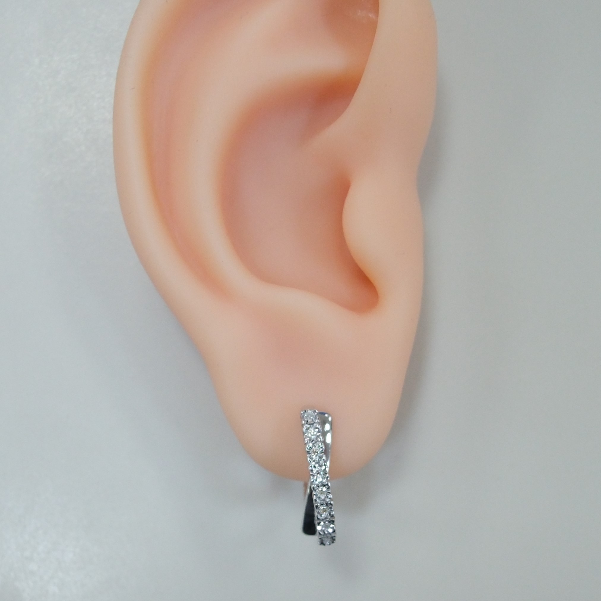 Серебряные серьги с бриллиантами